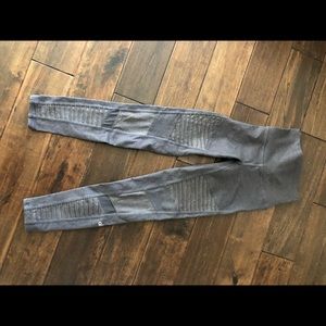 Alo Yoga Gray Leggings - XXS